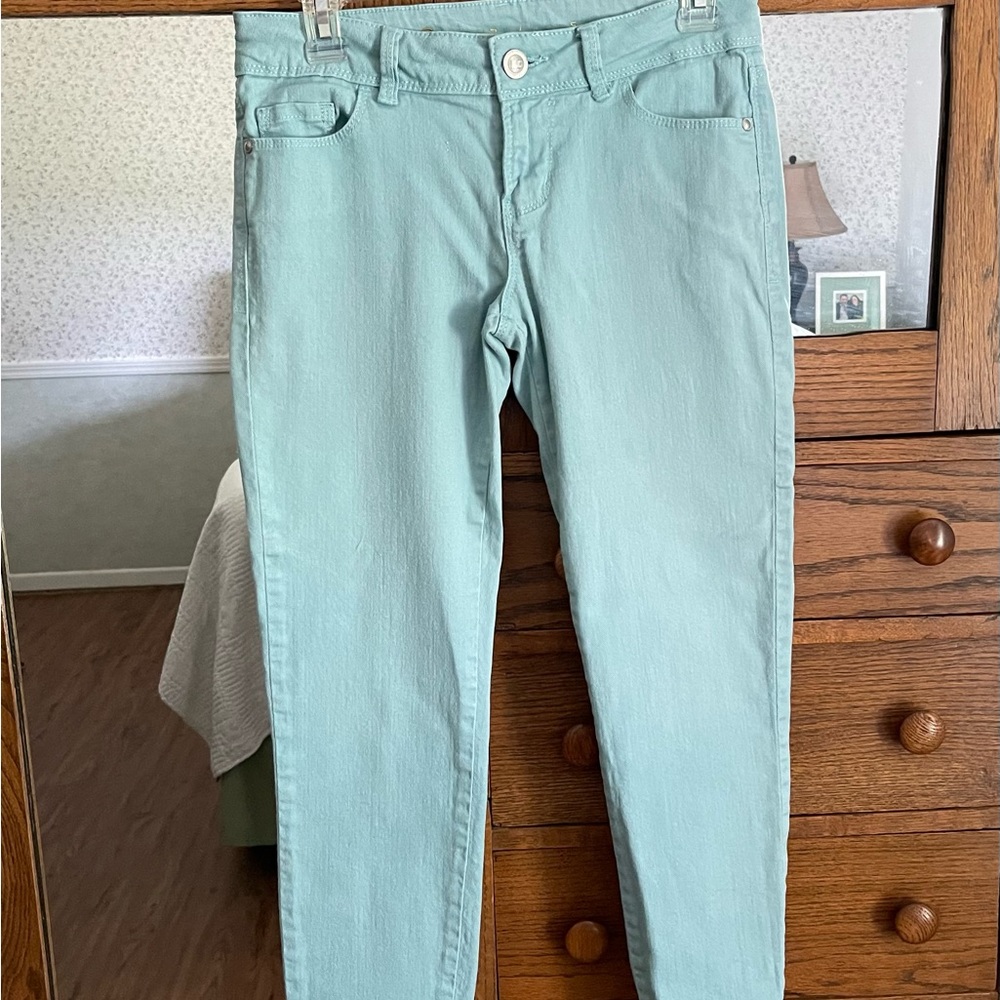 Lauren Conrad Woman’s Size 4 Aqua Colored Jeans